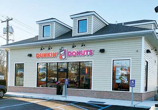 Kerzner Contracting Corp. recently completed this new building in Mastic Beach, New York, which houses a Dunkin’ Donuts drive-through and SoBol, which serves fresh fruit bowls.